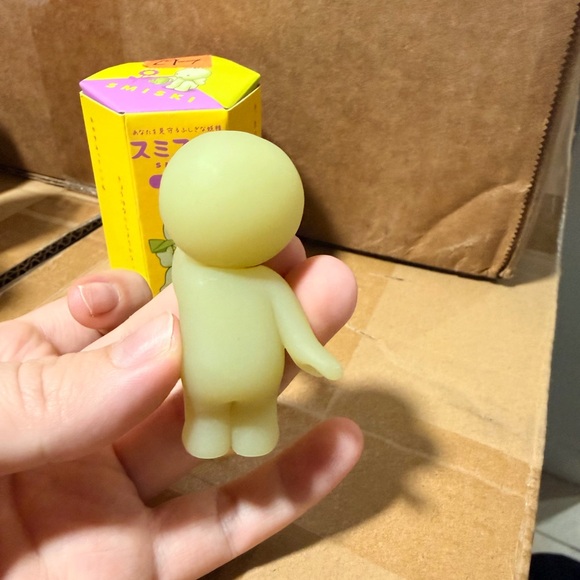 SMISKI Sunday Series - Blowing Bubbles - Picture 3 of 4